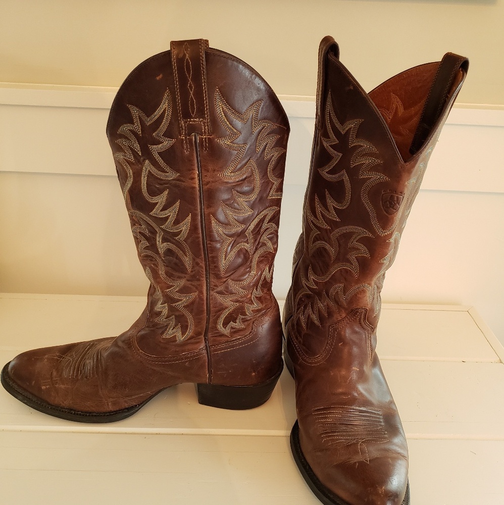 Mens Ariat heritage brown leather cowboy boots